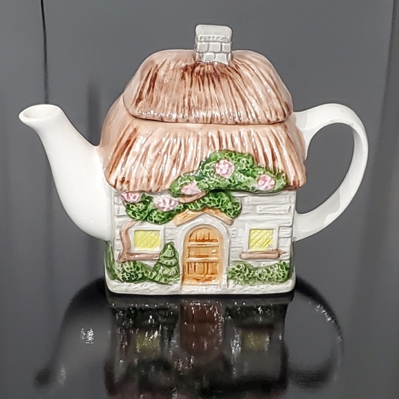 Country Cottage Teapot 🫖 by OCI Omnibus - Picture 6 of 16